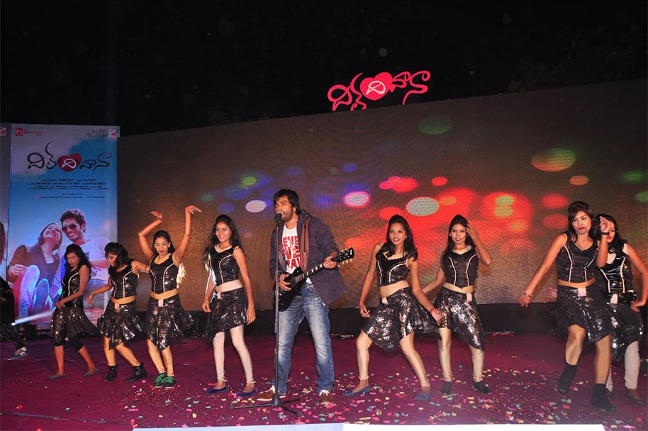 Dil-Deewana-Audio-Launch-by-Kapil-Dev